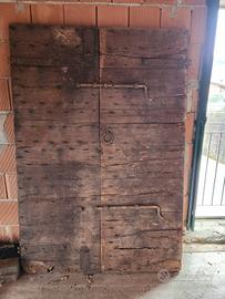 Antico portone del 1800