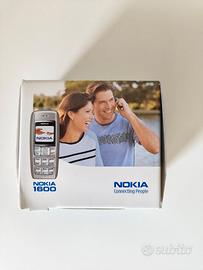 Cellulare nokia 3210 anni 2000 con scatola