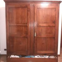 mobili in legno massiccio