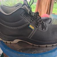 scarpe antinfortunistiche 46 nuove 