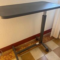 Tavolino da letto regolabile per anziani