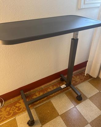 Tavolino da letto regolabile per anziani