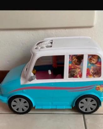 Camper dei cuccioli di Barbie