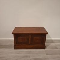 Mobile contenitore in legno massello