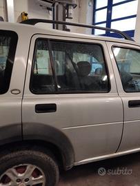 Porta post dx LAND ROVER FREELANDER 2002