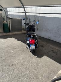 Piaggio vespa 300 hpe gts super