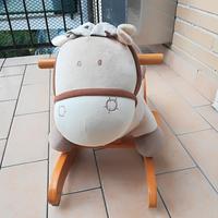 Cavallo a dondolo in legno