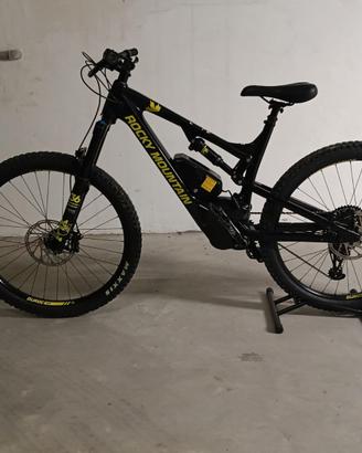 MTB e-bike Rocky Mountain