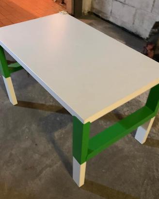 Scrivania per bambini Ikea regolabile