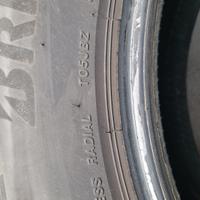 2 gomme estive 235 55 R18  Bridgestone