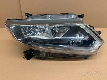 Fari faro fanale anteriore Nissan X-trail 2016 T32