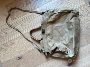 Borsa a mano e tracolla in pelle beige