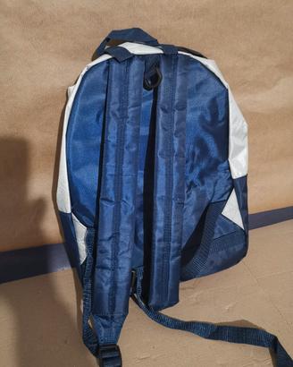 Zaino con scomparto portacasco 