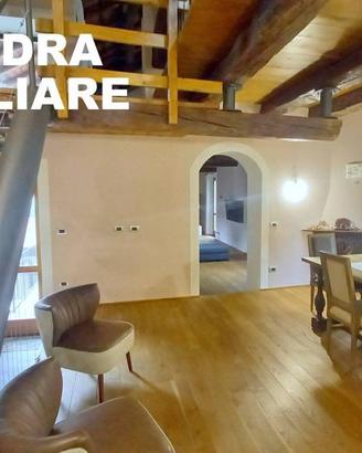 Appartamento di 246 m² con più di 5 locali a Olegg