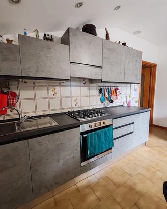 Cucina lineare colore cemento 3m