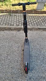 monopattino nineboot es1