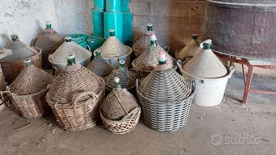 Damigiane di varie dimensioni