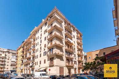 4 vani luminoso in Via Carlo Alberto Garufi