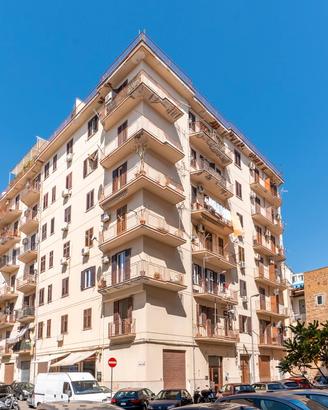 4 vani luminoso in Via Carlo Alberto Garufi