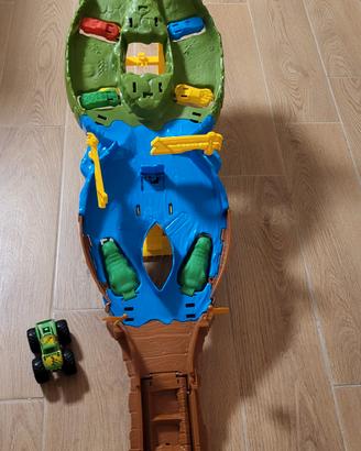 pista monster truck hot wheels
