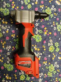 Rivettatrice Mikwaukee M12 BPRT 