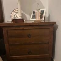 comò, 2 comodini,1 specchiera,testata del letto ma