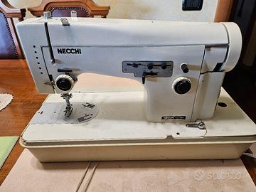 Macchina da cucire Necchi Mod. 512