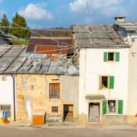 CASA DI CORTE A ERBEZZO