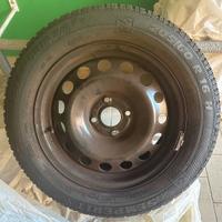 4 Pneumatici Invernali 205/60 R16 completi cerchi