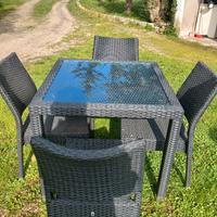 Tavoli da giardino con sedie