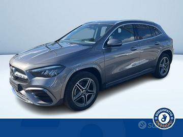 Mercedes-Benz GLA 250 E PLUG-IN HYBRID AUTOMA...