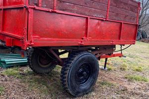 Rimorchio ribaltabile idraulico 3x180 mt