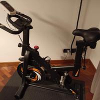 Cyclette a resistenza magnetica con volano da 15Kg