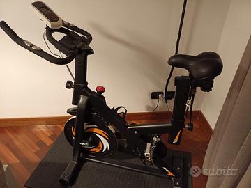 Cyclette a resistenza magnetica con volano da 15Kg