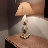 Lampada con paralume in pietra leccese
