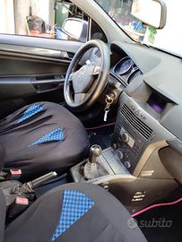 Opel Astra SW 1900 jtd2005