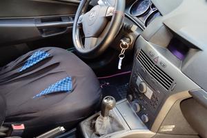 Opel Astra SW 1900 jtd2005