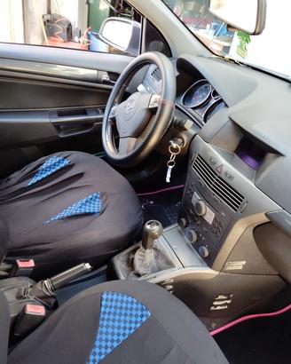 Opel Astra SW 1900 jtd2005