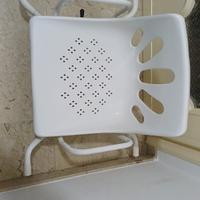 Sedia girevole per vasca