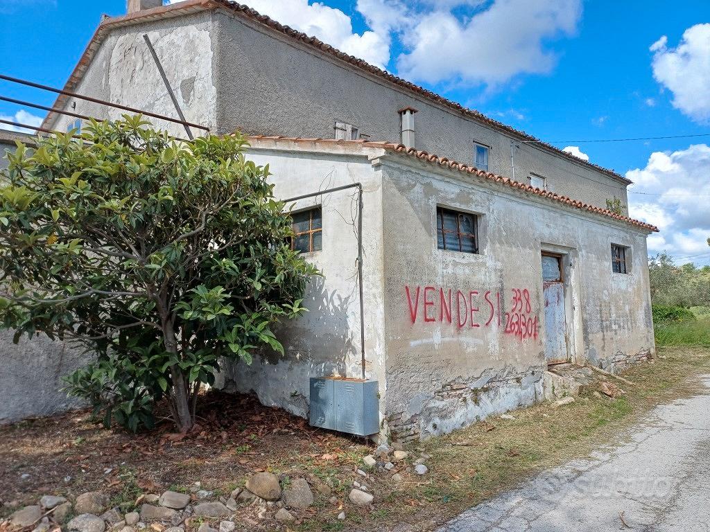 Rustico di 605 mq con terreno - Vista 2