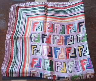 Foulard Fendi 