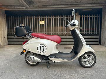 Vespa Primavera Scooter 50