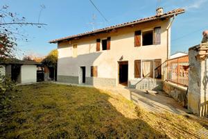 CASA SEMINDIPENDENTE A MONTIGLIO MONFERRATO