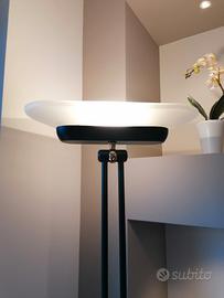 Piantana con lampada a led