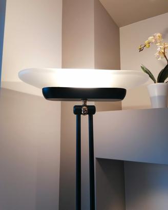 Piantana con lampada a led