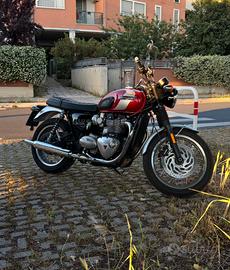 Triumph Bonneville T120 Elvis Edition