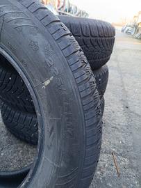 4 pneumatici invernali 225/65 R17 Dunlop