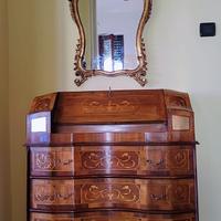 Trumeau/cassettiera con ribalta.