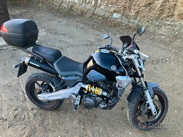 Yahama MT 03