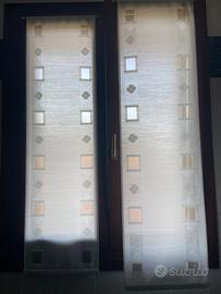 Coppia di tende beige con motivo semi trasparente